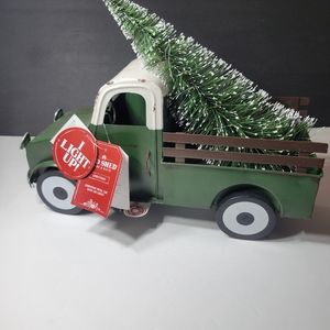 Farmhouse Green Truck Rustic lights up NEW
